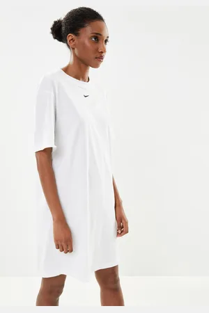 Nike W Nsw Essntl Ss Dress Tshrt - Abbigliamento - Taglia S