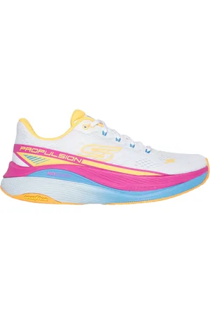 Skechers Donna Max Cushioning Propulsion Sneaker in Bianco/Arancione