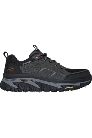 Skechers Uomo Waterproof: Arch Fit Road Walker - Vernal Sneaker in Carbone/Nero