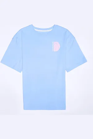 New Balance Hoops Court Graphic Tee, di new_balance_1_2, T-shirts e polo, in