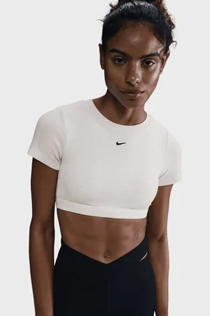Nike Sportswear Classic Baby Tee Bra donna T-shirts e polo taglia XS Abbigliamento
