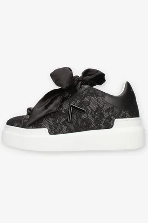 Ed Parrish Sarah Sneakers nere in pizzo con lacci in raso