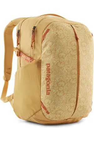 Patagonia Refugio 26Lblank-spacezaino trekking