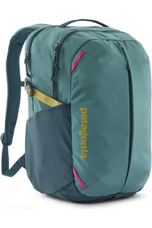 Patagonia Refugio 26Lblank-spacezaino trekking