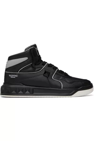 VALENTINO GARAVANI Black One Stud Sneakers
