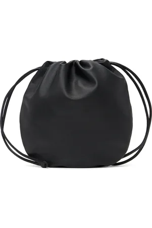 Ayllón Jacinta Pouch