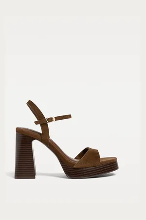 Stradivarius Sandali con plateau in pelle scamosciata 41