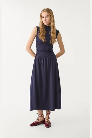 Stradivarius Vestito midi con collo a camino S