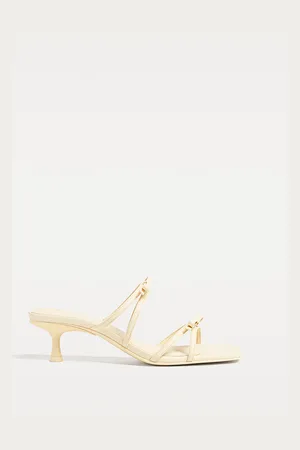 Stradivarius Sandali con tacco fiocco 39