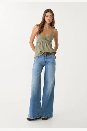 Stradivarius Top crochet volant S