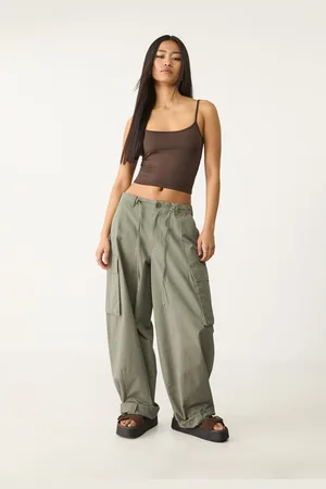 Stradivarius Pantaloni cargo parachute 48