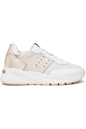 Nero Giardini Sneakers donna con borchie oro e512862d707