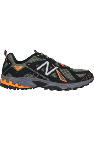 New Balance Sneakers logate