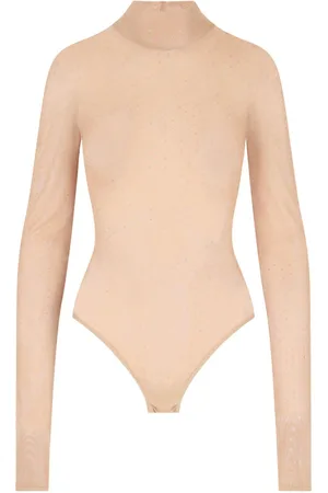 Nensi Dojaka Strass all-over sul corpo