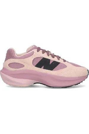 New Balance Sneakers logate