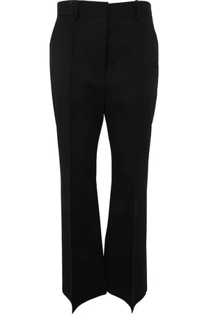 Lanvin Pantalone smoking a sigaretta