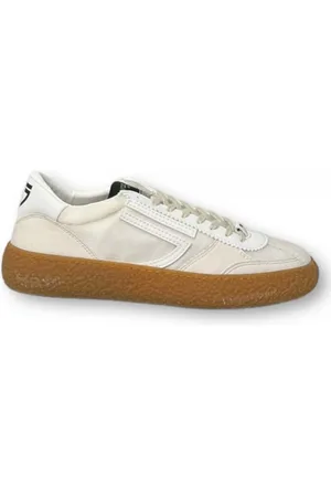 Puraai SNEAKER