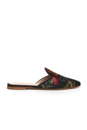 Strategia Slipper F64 in pelle nera con applicazioni