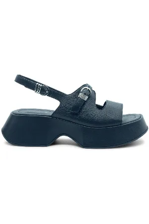 vic matiè Mini Yoko sandalo