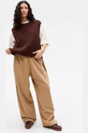 iets frans... Iets frans. Camel Harri Baggy Joggers in