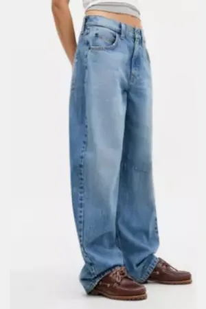 BDG Logan Jeans in
