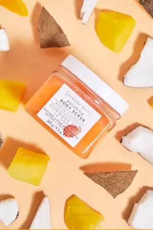 Sunday Rain Mango & Coconut Polishing Body Scrub in