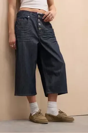 BDG Jaya Raw Crop Jeans in