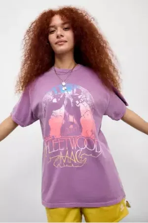 Urban Outfitters UO Fleetwood Mac Penguin Dad T-Shirt di in