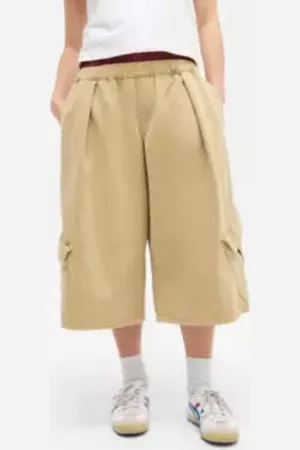 BDG Dallas Cropped Cargo Trousers in a Urban Outfitters