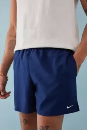 Nike Solid Midnight Swim Shorts a Urban Outfitters