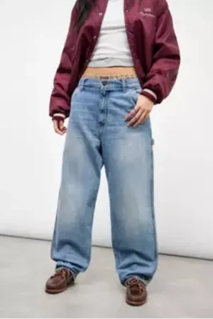 Carhartt Brandon Jeans in a Urban Outfitters
