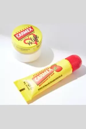 Carmex Duo Pouch in