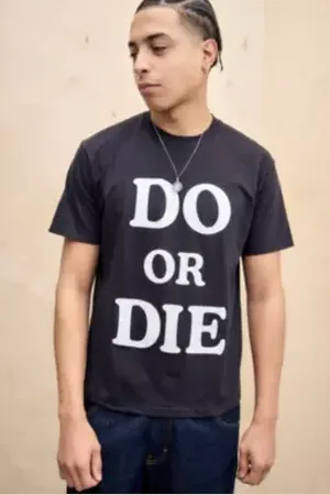 Urban Outfitters UO Do Or Die T-Shirt di in
