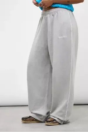 iets frans... Iets frans. Grey Harri Baggy Joggers in