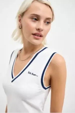 iets frans... Iets frans. V-Neck Tank Top in