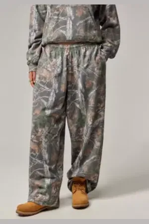 BDG Hunter Camo Baggy Jogger in
