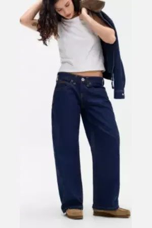 BDG Kayla Lowrider Jeans in
