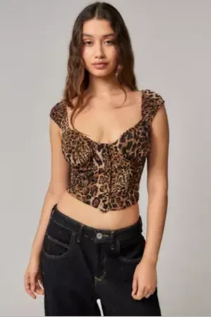 Kiss The Sky Rani Leopard Print Top in