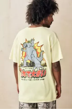 Urban Outfitters UO Yellow Big in Japan T-Shirt di in