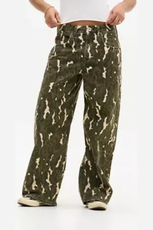 Urban Outfitters Jeans BDG Jaya Animal Camo in