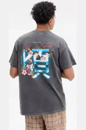 Urban Outfitters UO Lucido Asiatico T-Shirt di