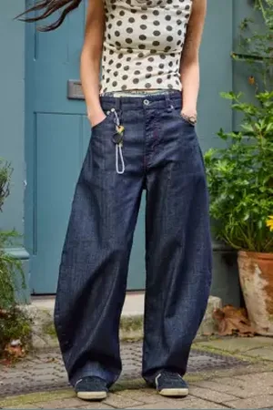 BDG Riya Cocoon Jeans in