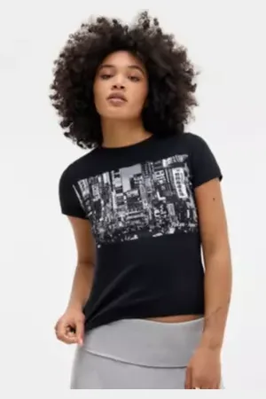 Urban Outfitters UO Tokyo Short Sleeve Baby T-Shirt di in