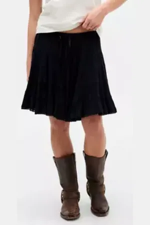 Kimchi Blue Ava Crinkle Midi Skirt in a Urban Outfitters