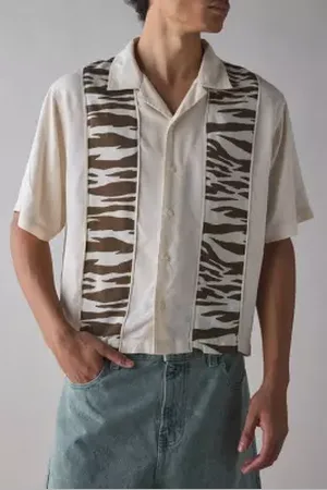 Urban Outfitters UO Panelled Animal Print Shirt di in