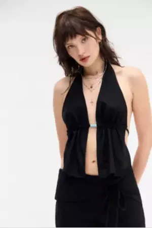 Motel Top Syrma in a Urban Outfitters