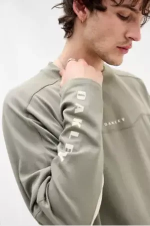 Oakley UO Exclusive Boulder Sporty Moto T-Shirt in a Urban Outfitters