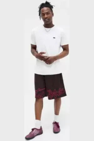 iets frans... Iets frans. White Badge T-Shirt in