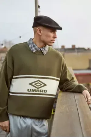 Umbro UO Exclusive Maglione Logo a Urban Outfitters