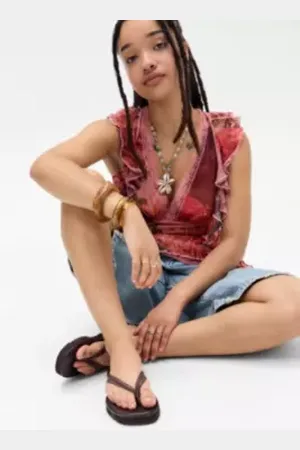 Urban Outfitters UO Leather Flip Flops di in